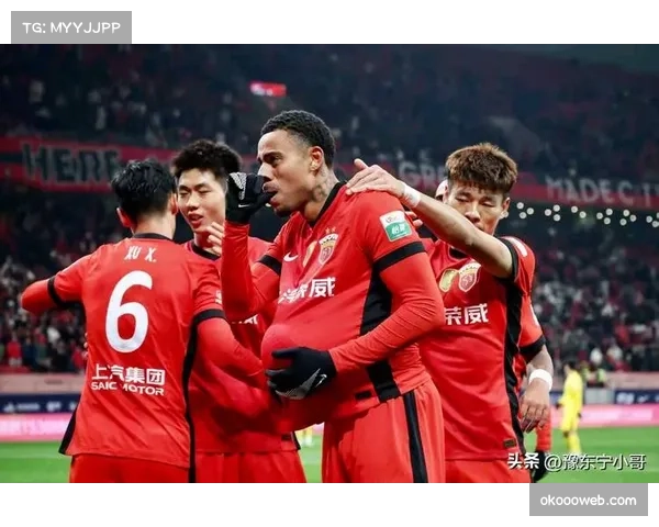 新鹏城球衣发布:阿提哈德航空广告首次亮相中超赛场 新鹏城球衣发布:阿提哈德航空广告首次亮相中超赛场